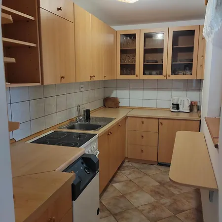 Apartma Pusa Holiday home Cirknica